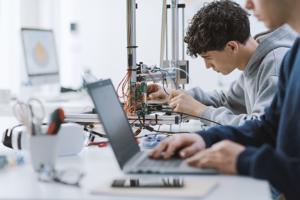 Ensino técnico deixa de ser tendência e se torna oportunidade estratégica para escolas